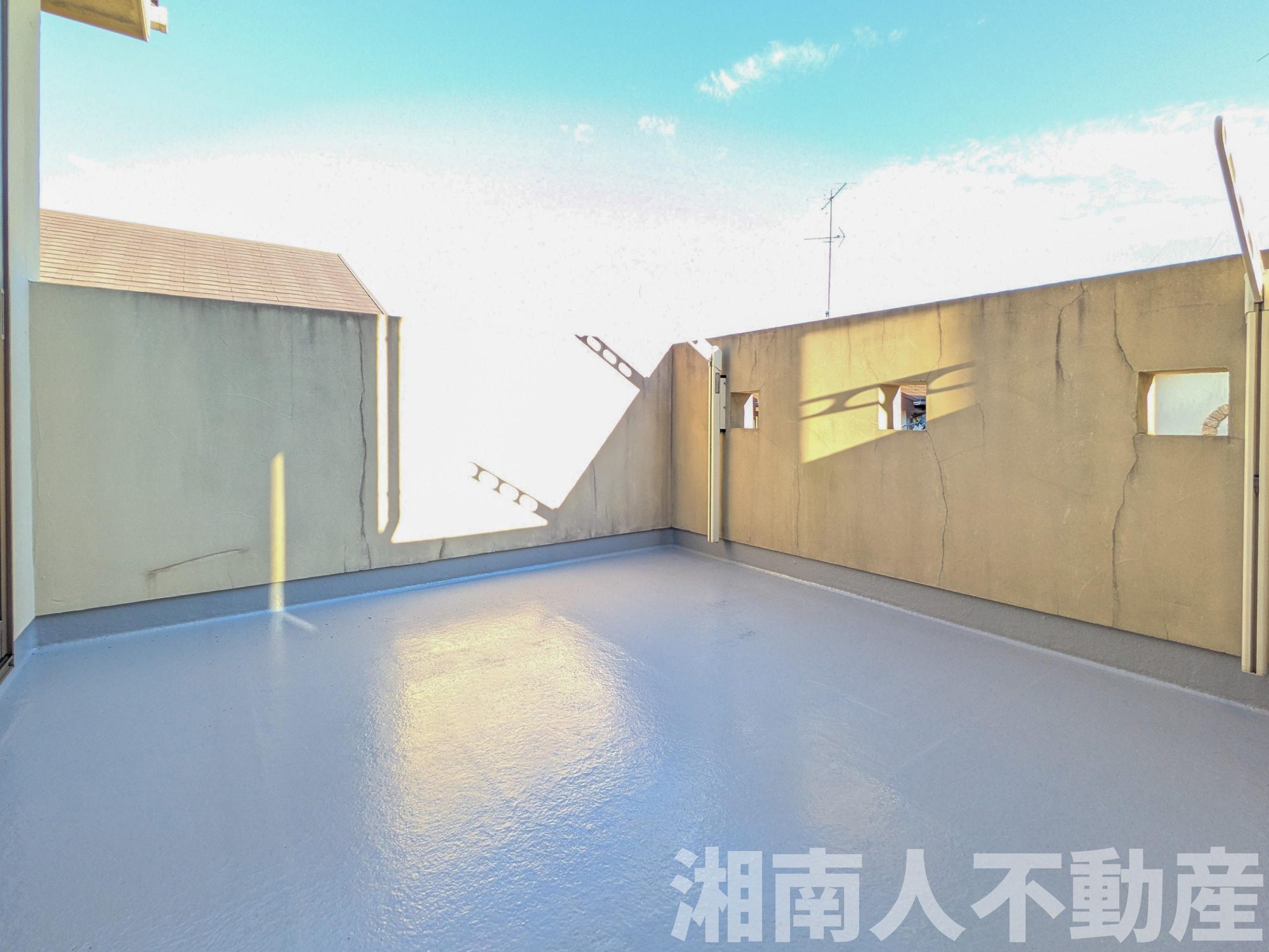 藤沢市白旗4丁目　リフォーム戸建のバルコニー|暖かな日差しのふりそそぐバルコニー