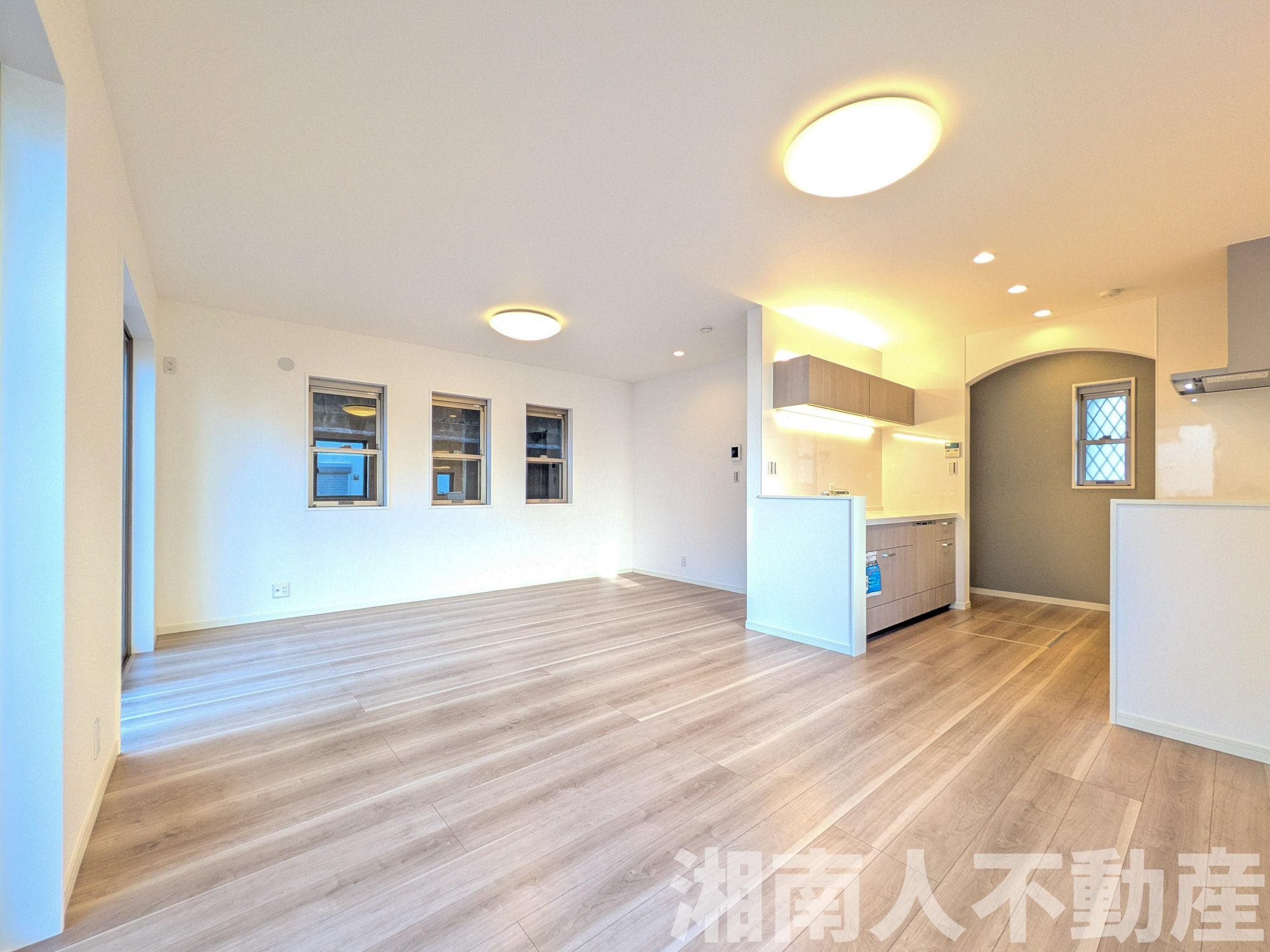 藤沢市白旗4丁目　リフォーム戸建の居間・リビング|ゆったりとした居間です