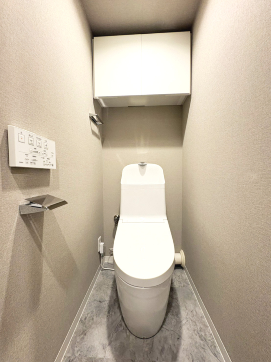 コープ野村高槻D棟のトイレ|温水洗浄便座付きで、快適にお使いいただけます。