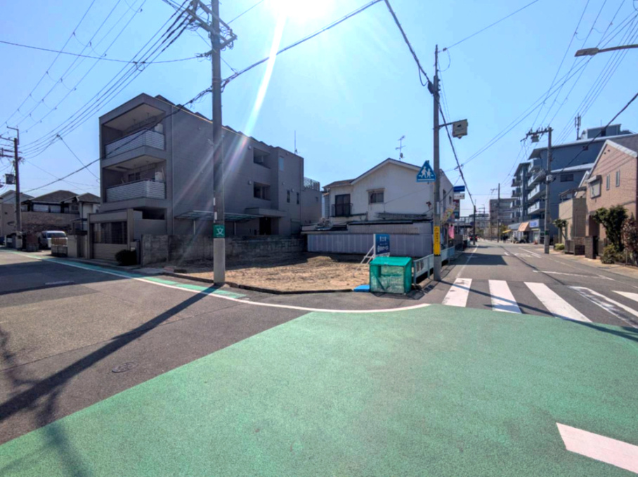 西宮市松山町土地の外観|前面道路も広く開放感、視認性の良い立地です。