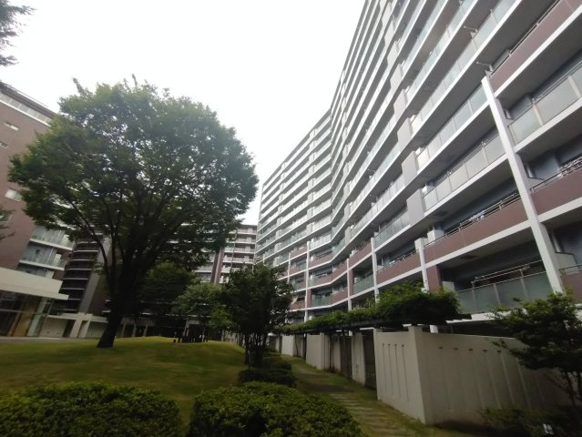 パークウエスト東京イーストブロックC棟の外観