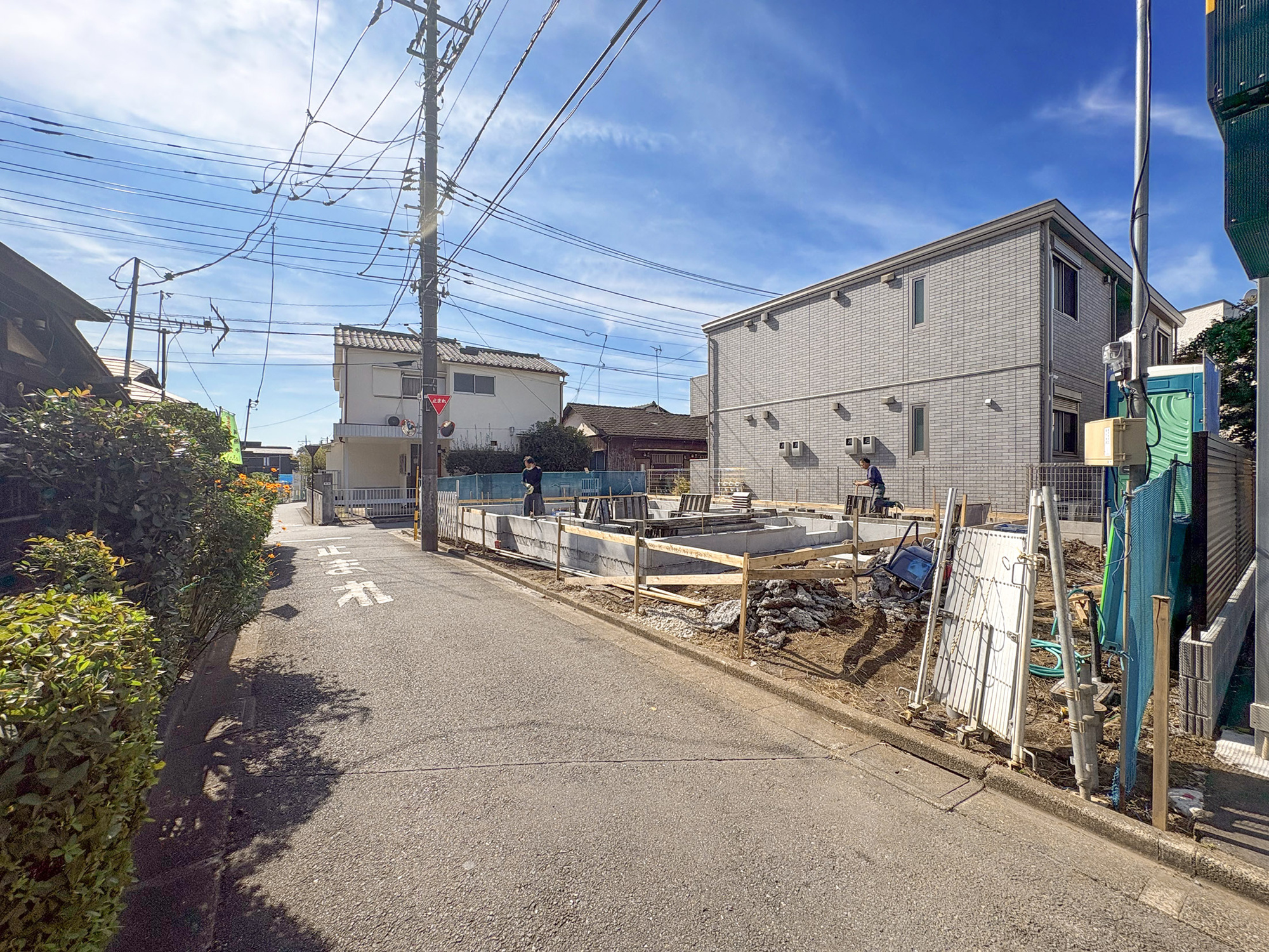新築分譲［ミラクラス上連雀Ⅲ］の前面道路含む現地写真|現地写真（2026年10月撮影）