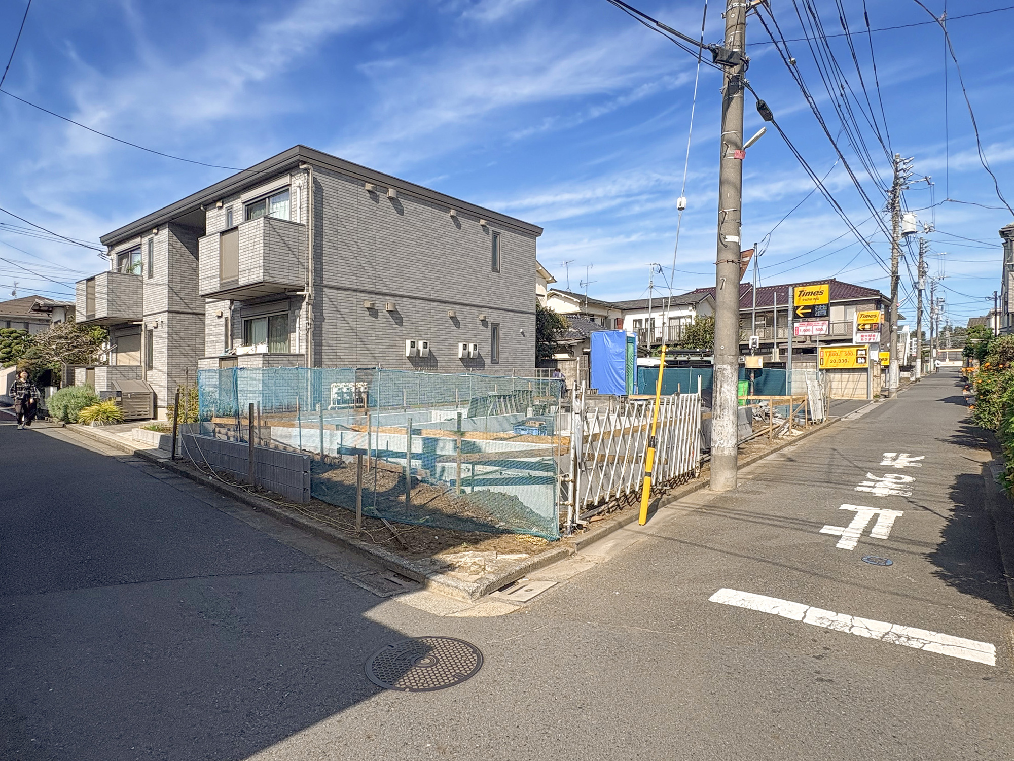 新築分譲［ミラクラス上連雀Ⅲ］の前面道路含む現地写真|現地写真（2026年10月撮影）