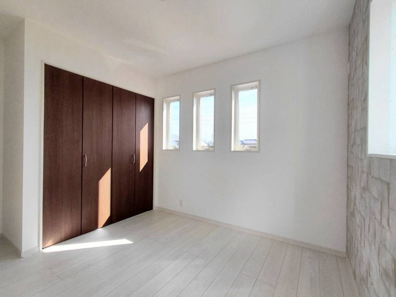 【２号棟：洋室C】5.1帖の子供部屋。南に面しており、陽当たりは良好（2026年10月23日撮影）
