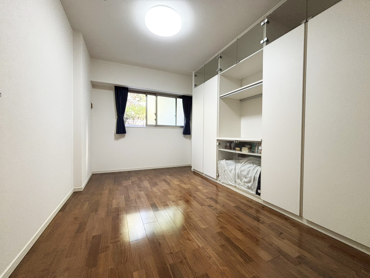 ロジュマン住吉山手の洋室