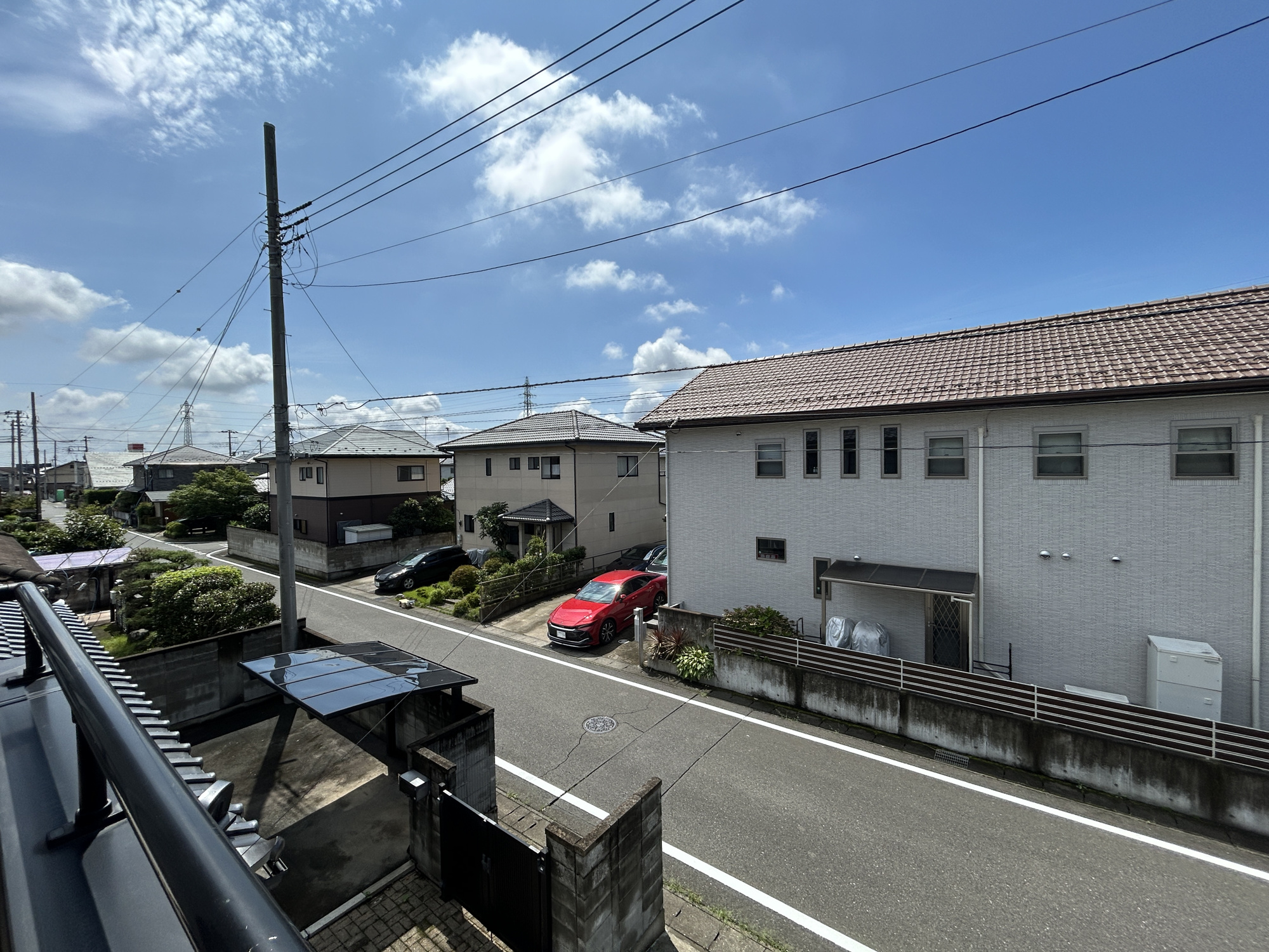 前橋市六供町　中古住宅の展望|低層の一戸建てを中心とした街並みが整然と続き、周辺は高い建物が建っていないので、採光や開放性に恵まれ、空が広く緑の多い閑静な趣を感じる環境です。


