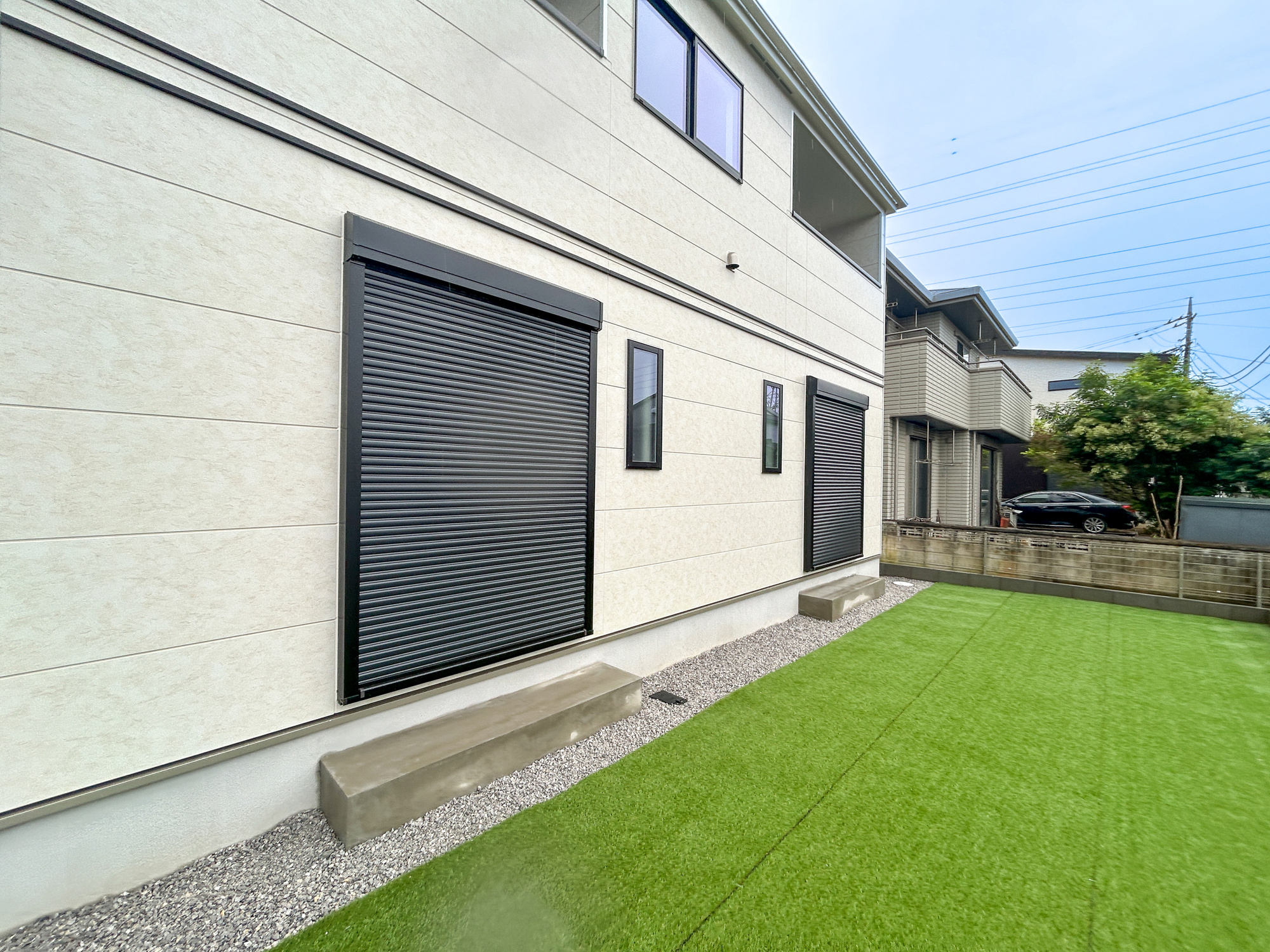 高崎市双葉町　新築住宅全1棟の防犯設備|防風、防犯、防音、断熱と様々な効果を発揮するシャッター付きです♪