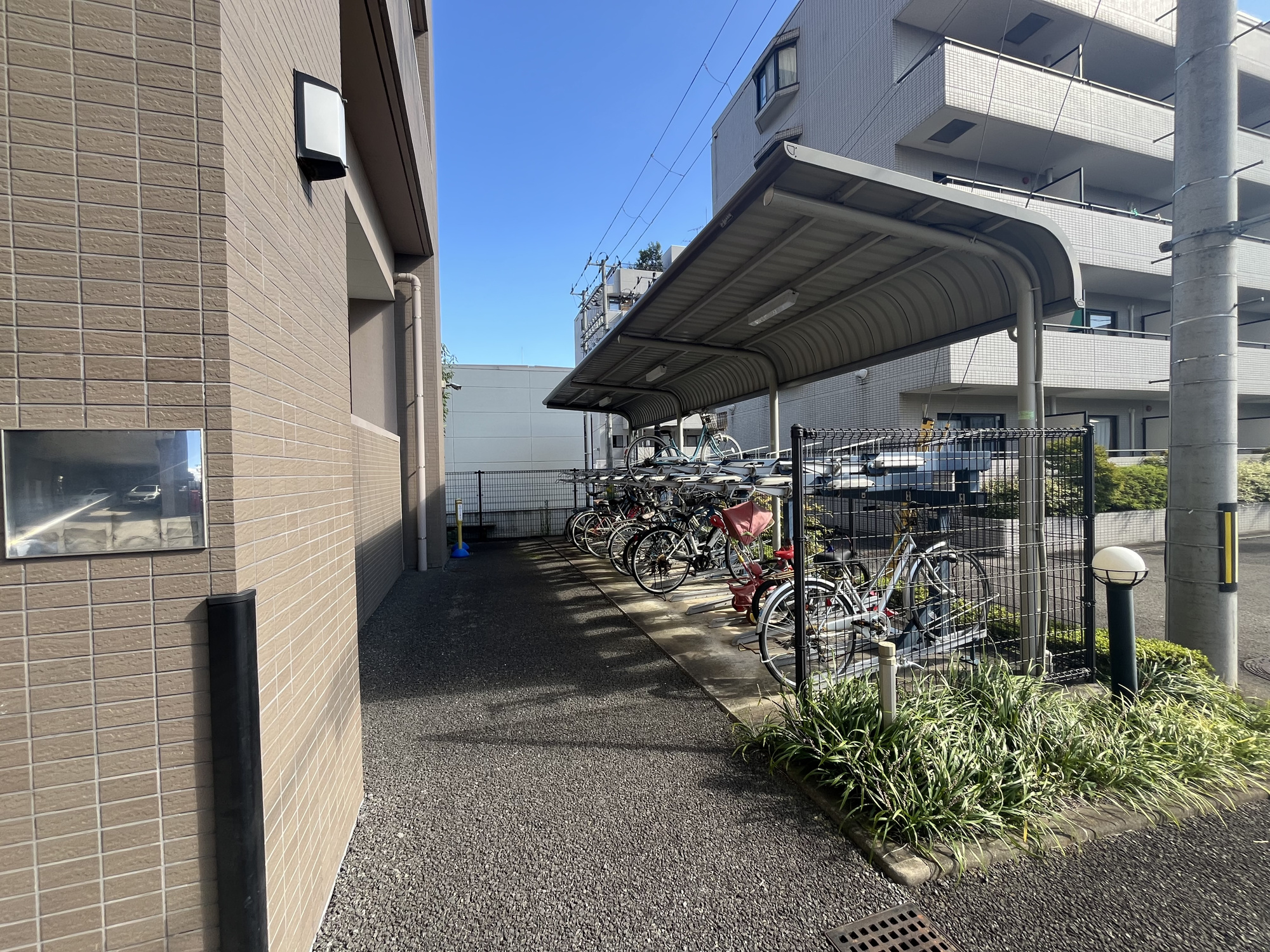 野村ステイツ泉中央イクサスの駐輪場