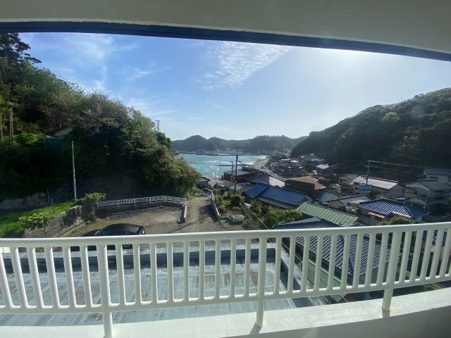 【民泊可！】勝浦市松部   3階建 のバルコニー