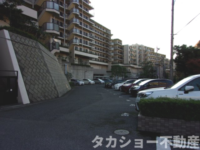 ライオンズマンション蘇我・青葉の森公園二番館の外観