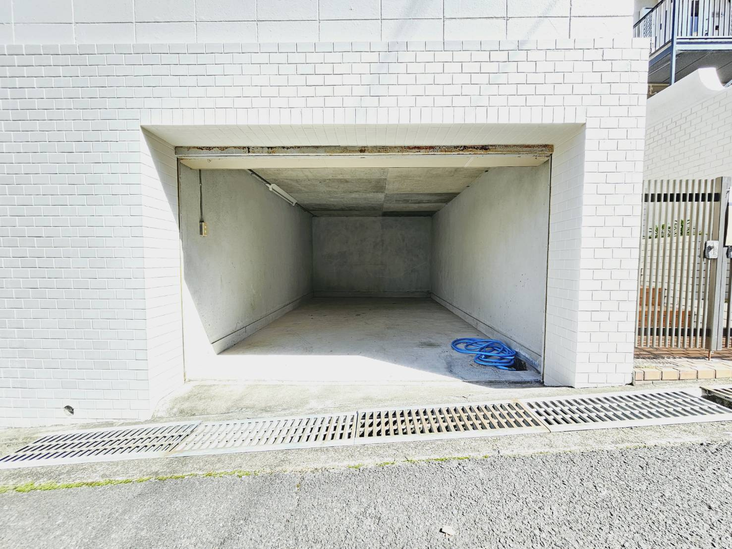 南落合１丁目戸建の駐車場