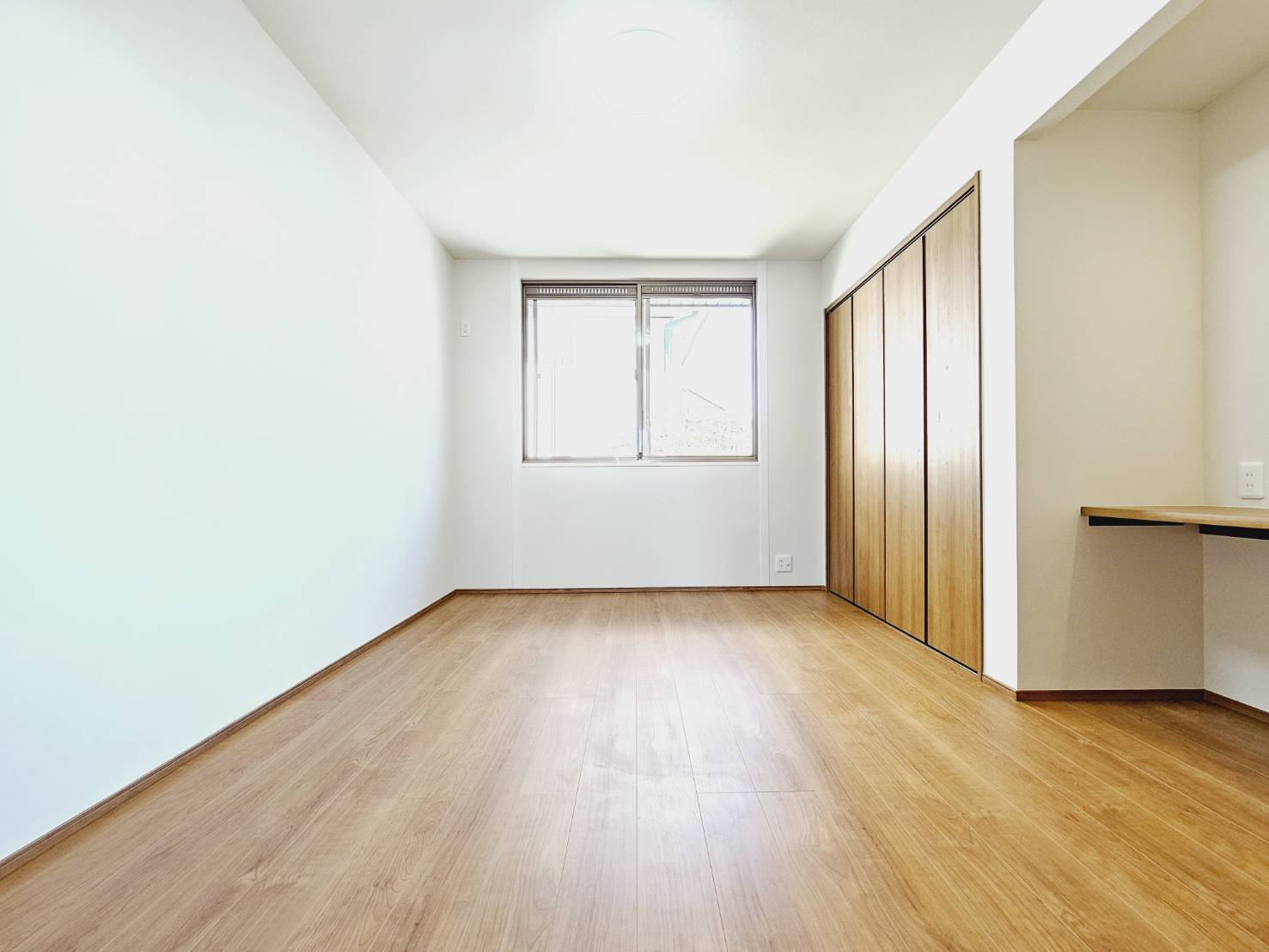 南落合１丁目戸建の洋室