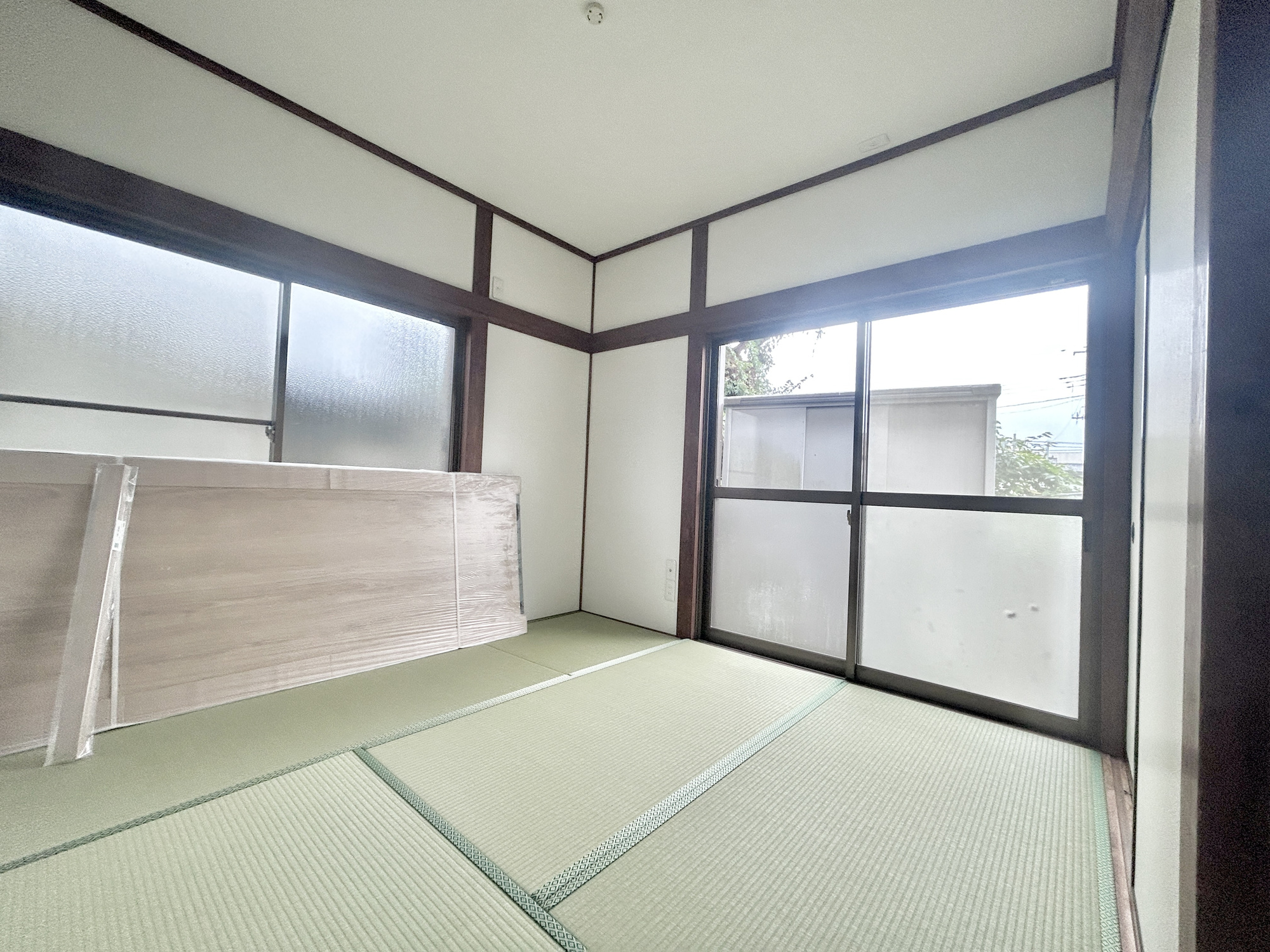 高崎市吉井町吉井川3期　中古住宅の和室|畳があることにより客間や落ち着いた空間になります。光が沢山取り込める大きな窓付き。2面採光なので、日差しを長時間受ける事が出来る暖かいお部屋です。