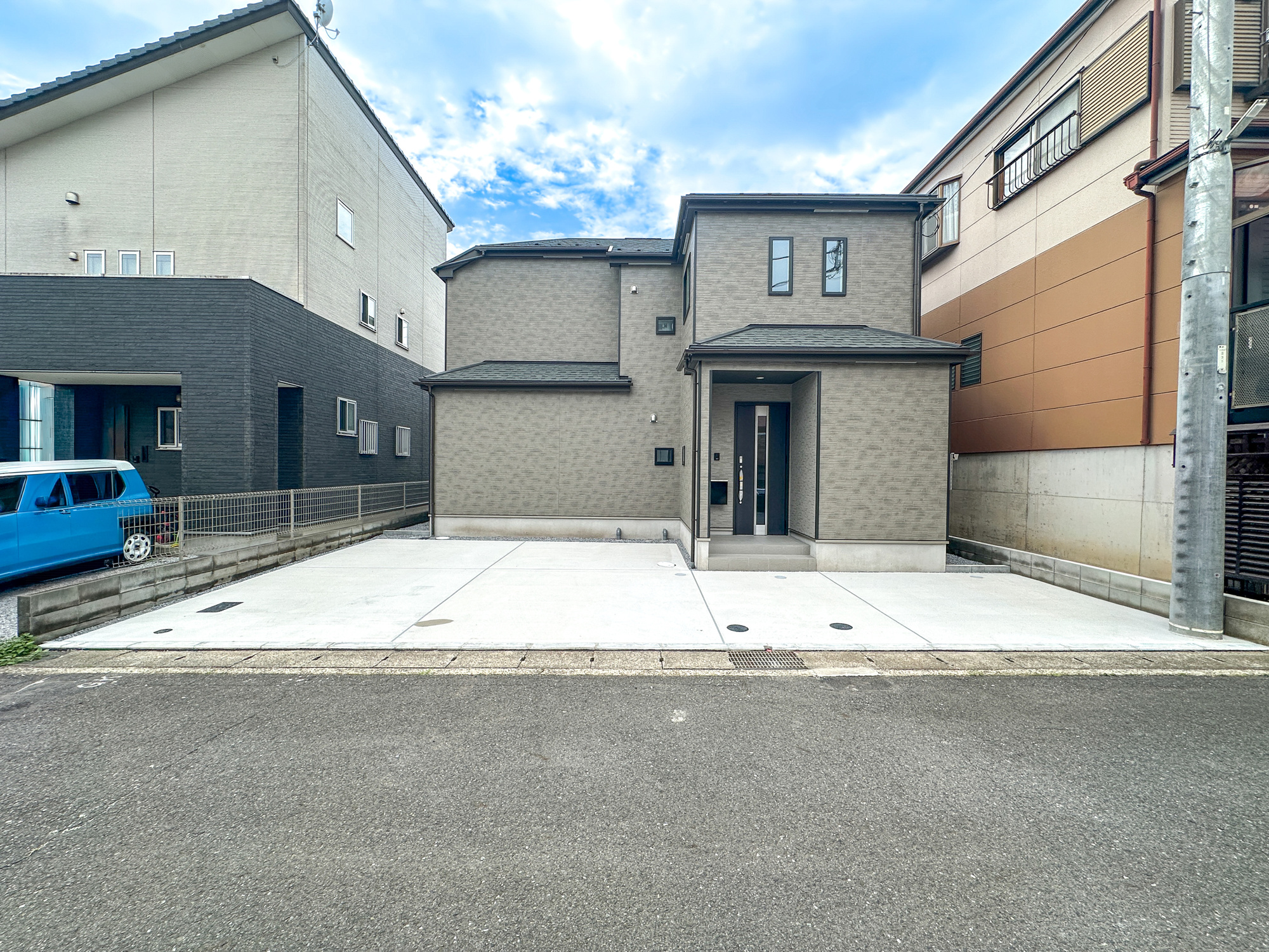 宇都宮市八千代２丁目　新築住宅全１棟の駐車場|車庫土間施工、駐車3台可能です(^^♪