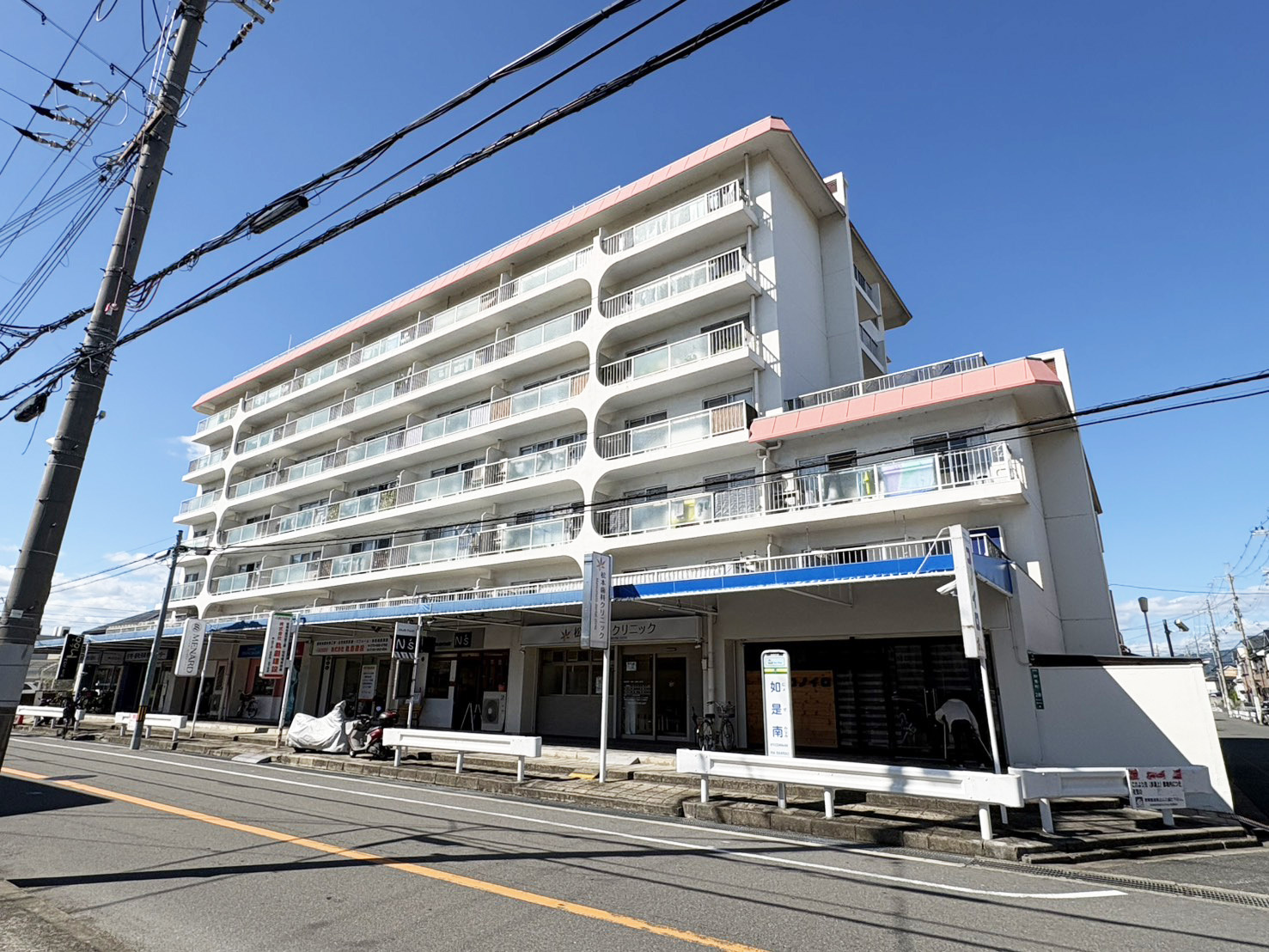 日商岩井高槻マンションの外観|落ち着いた雰囲気の外観です。