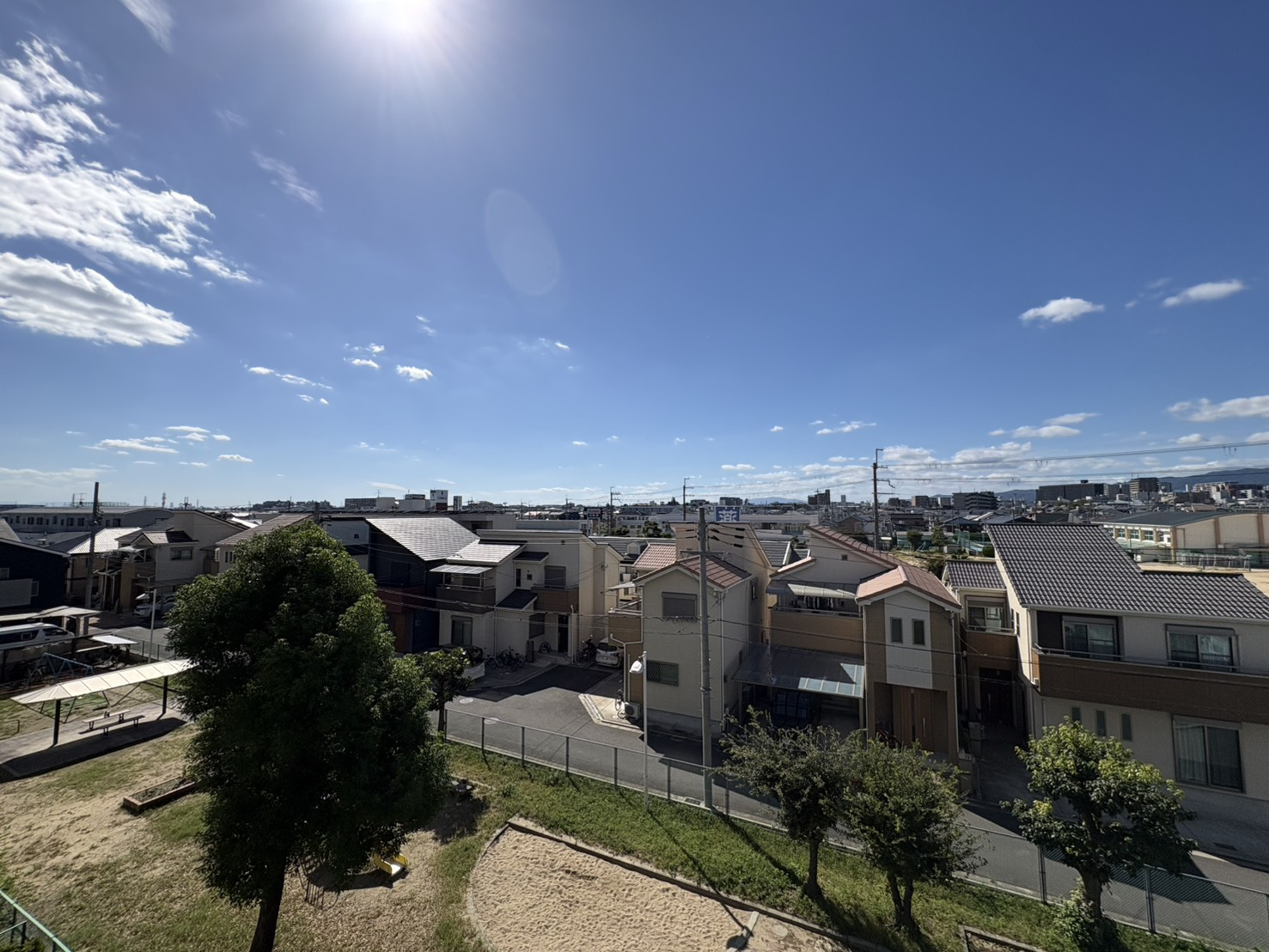 日商岩井高槻マンションの展望|西側バルコニーからの南西向きの眺望です。
