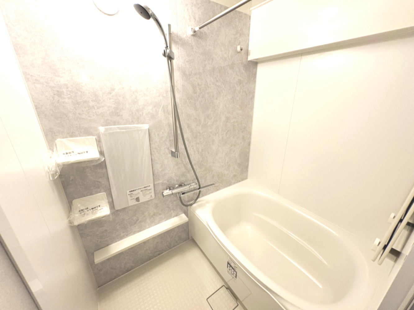 日商岩井高槻マンションの浴室|新品未使用のきれいなお風呂です
