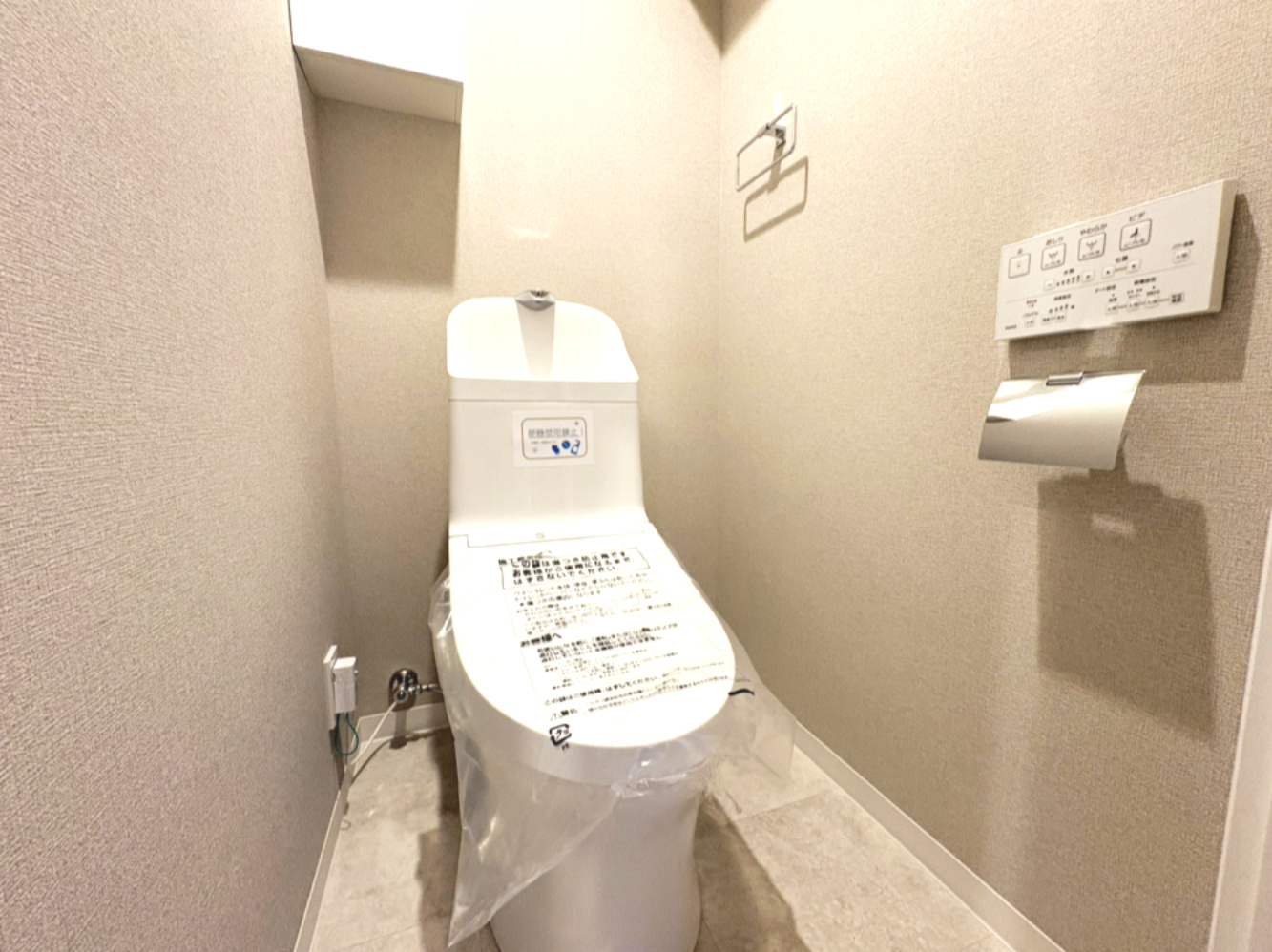 日商岩井高槻マンションのトイレ|新品未使用の清潔感のあるトイレです