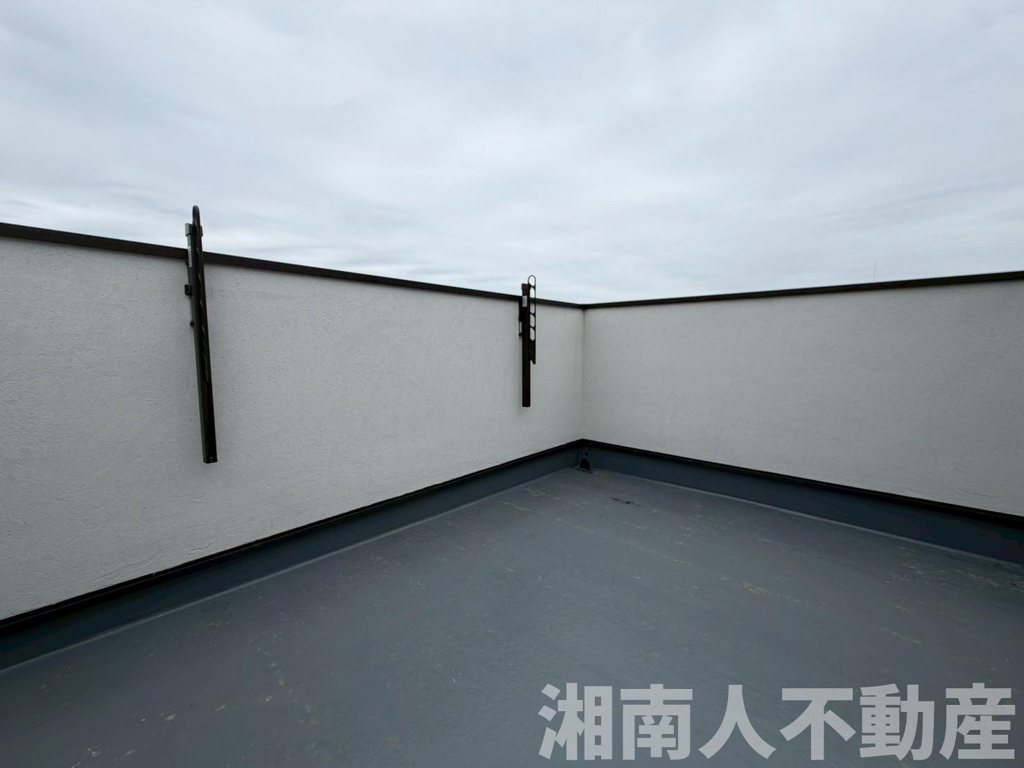 鎌倉市腰越５丁目２８０－２４新築戸建てのバルコニー|バルコニー付きです