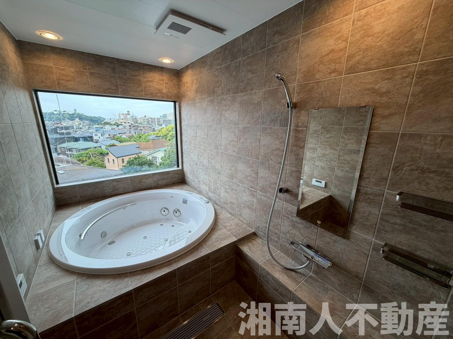 鎌倉市腰越５丁目２８０－２４新築戸建ての浴室