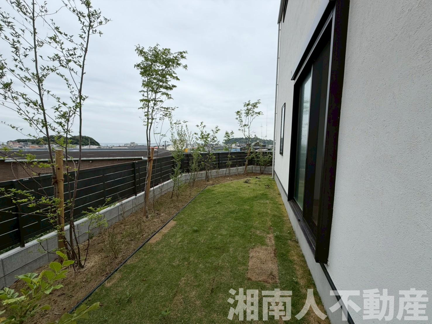 鎌倉市腰越５丁目２８０－２４新築戸建ての庭|お庭でゆったりと過ごせます