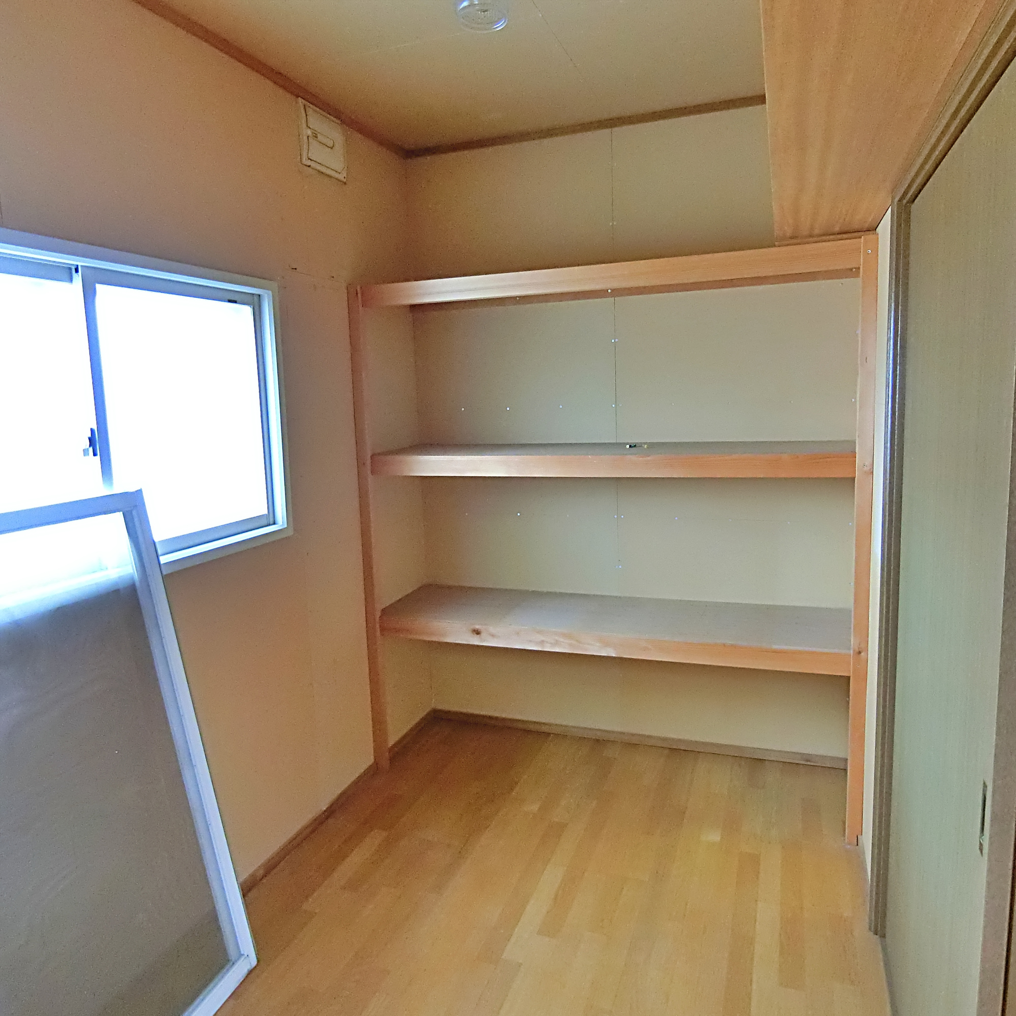 室蘭市栄町1丁目8-15　中古住宅の収納