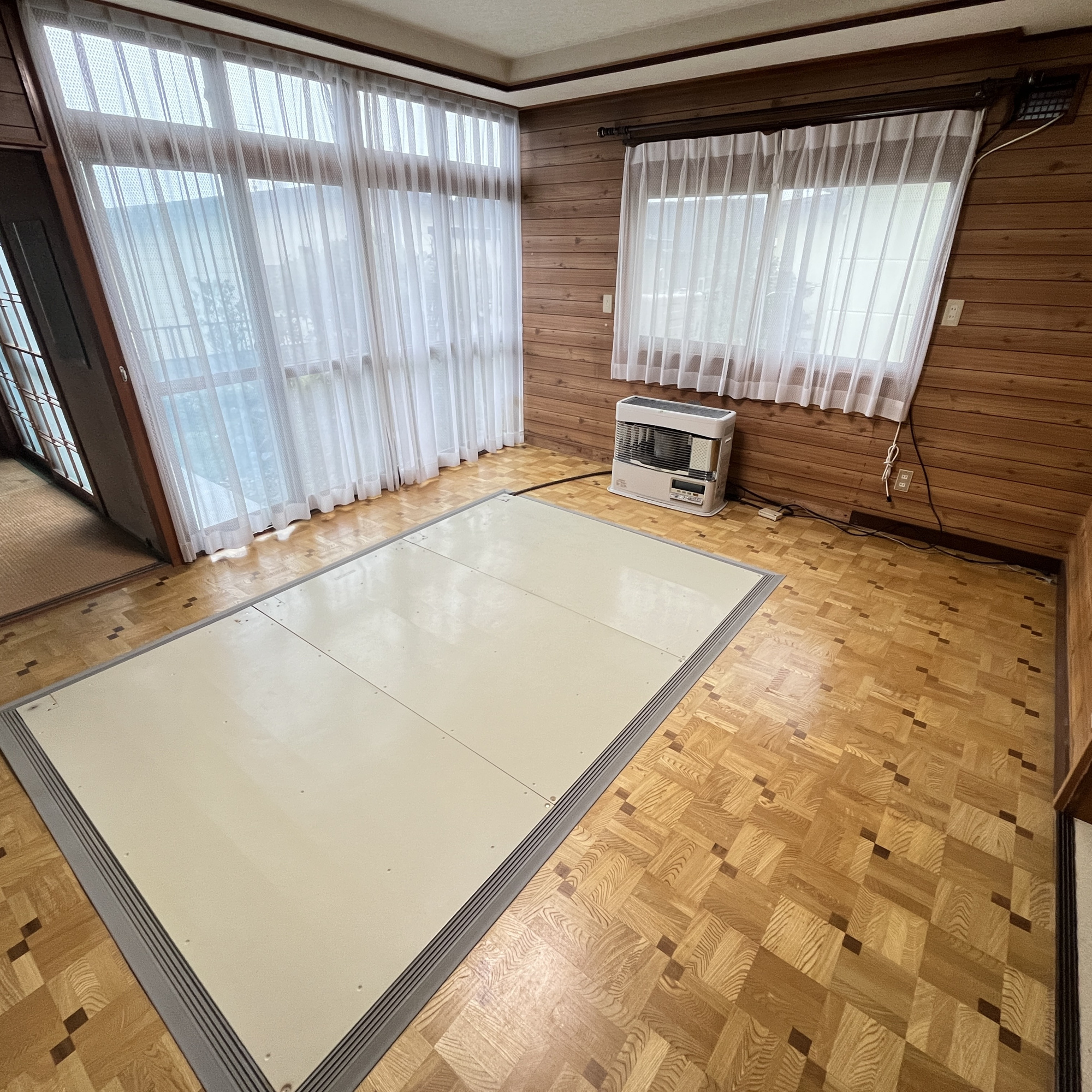登別市新生町5丁目17-5　中古住宅の居間・リビング