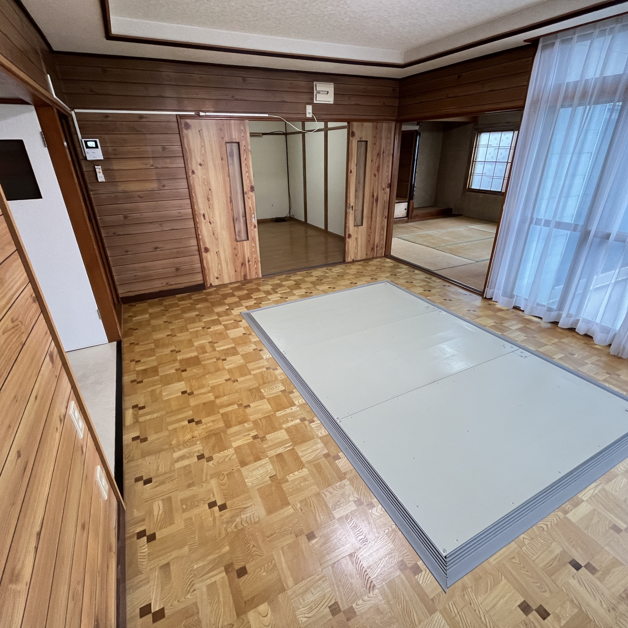 登別市新生町5丁目17-5　中古住宅の居間・リビング