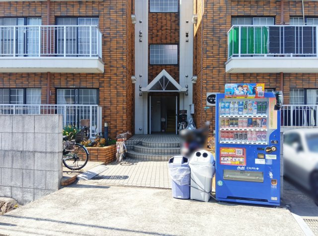 サンライズ甲東のエントランス
