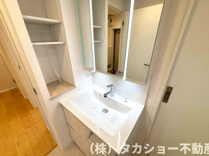 第二稲毛ハイツ　20号棟の独立洗面台|独立洗面台、朝の身支度には欠かせません