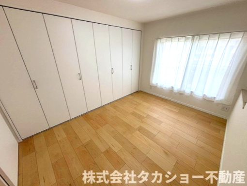 高洲二丁目住宅7番　11号棟の寝室|使い勝手のいい寝室です