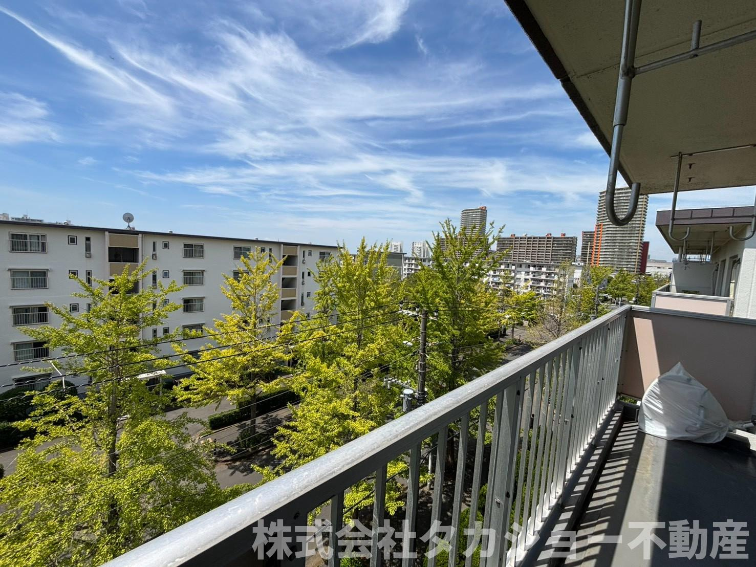 高洲二丁目住宅7番　11号棟のバルコニー|広々としたバルコニーです