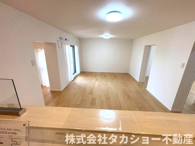 高洲二丁目住宅7番　11号棟の居間・リビング|おしゃれなリビングです