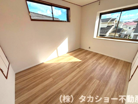 君津市外箕輪1丁目　中古戸建の洋室|広々とした洋室です