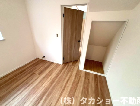 君津市外箕輪1丁目　中古戸建の寝室|使い勝手のいい寝室です