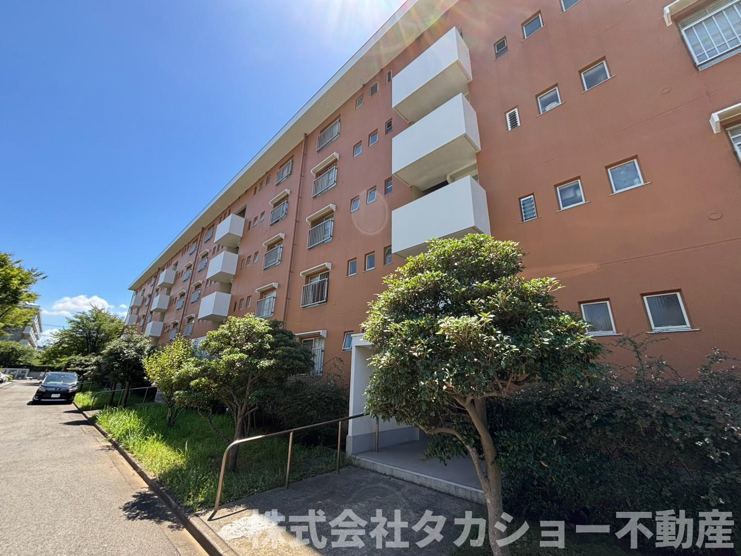 磯辺第一住宅団地　19号棟の外観