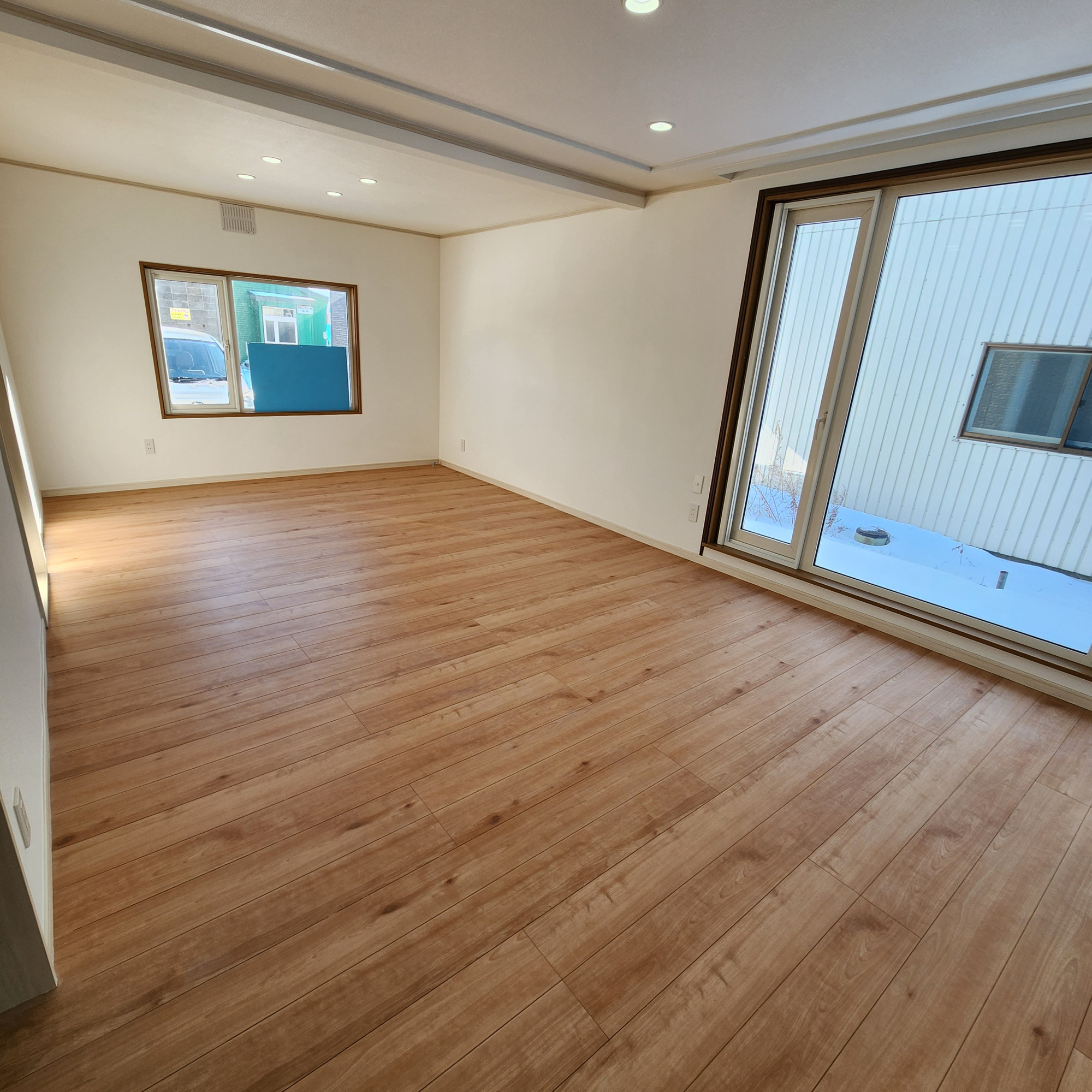 登別市栄町4丁目1-16　リフォーム済中古住宅の居間・リビング