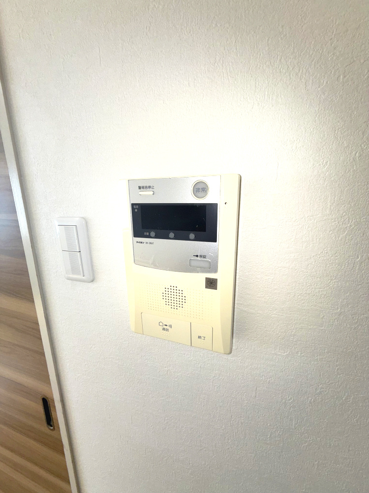 ライオンズマンション京都河原町の防犯設備|インターホンです。