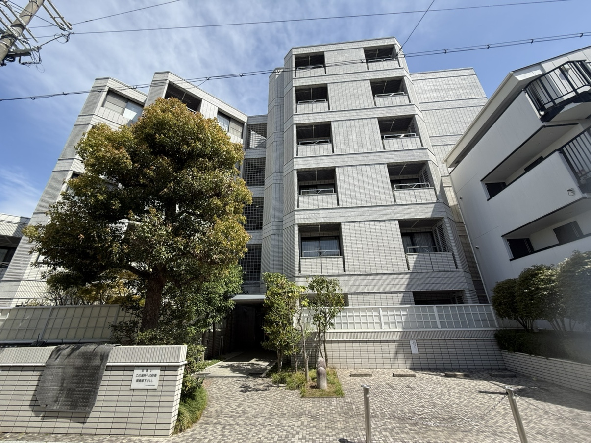 エルザ京都御所西の外観|1989年7月築。総戸数25戸のマンションです。