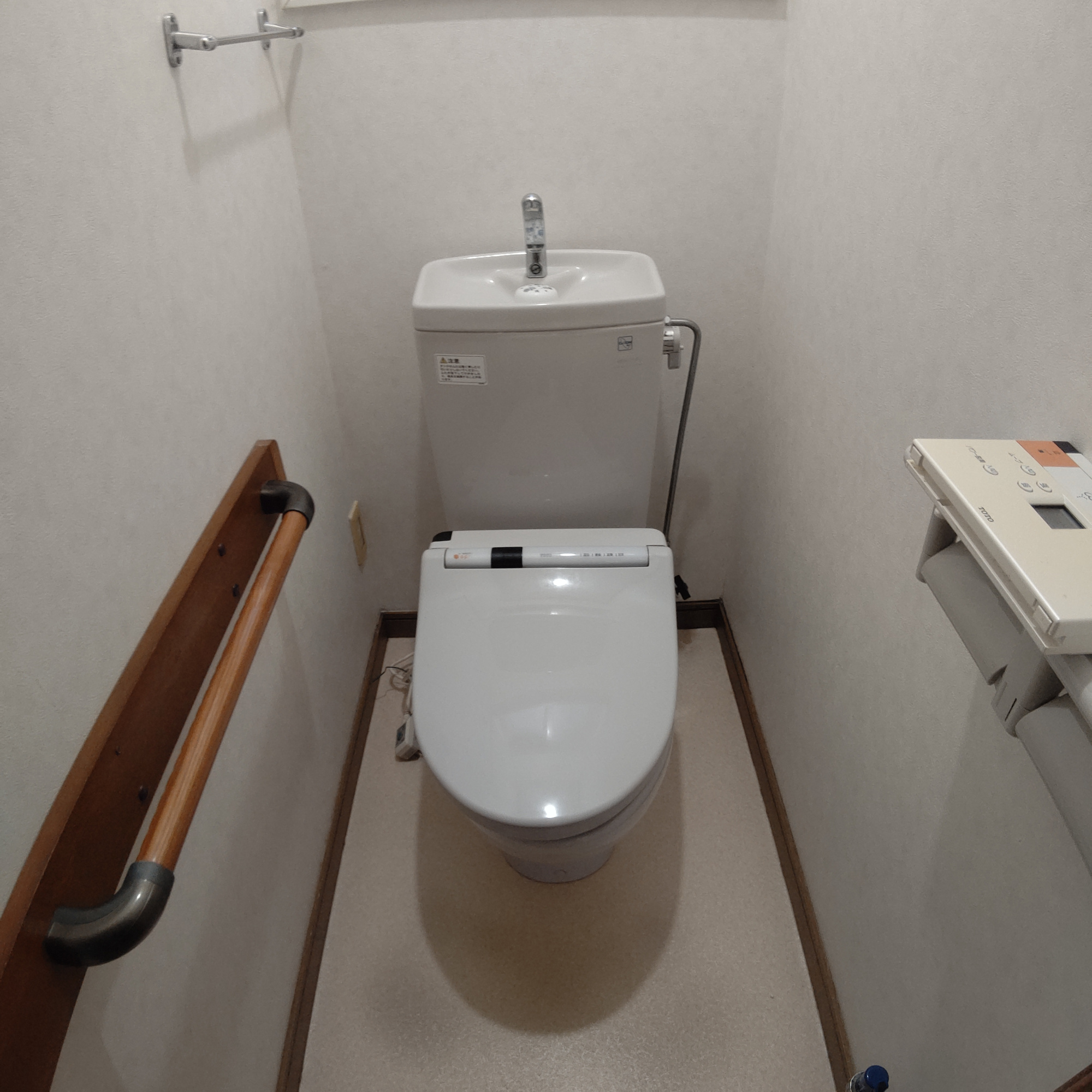 室蘭市母恋北町2丁目13-6　中古住宅のトイレ