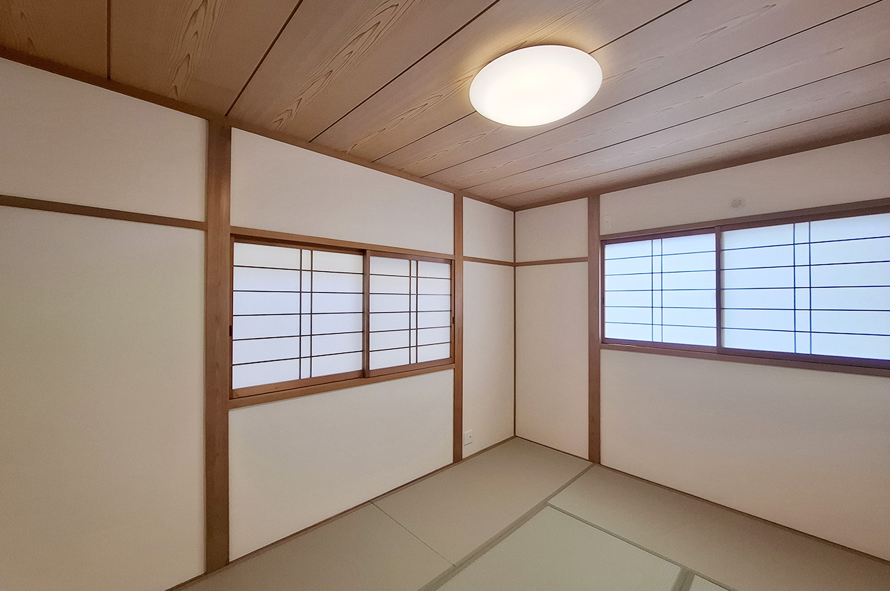 岸和田市極楽寺町1丁目の和室|和室2：畳を新調、クロスや襖・障子を貼替えるなどリフォーム済み。