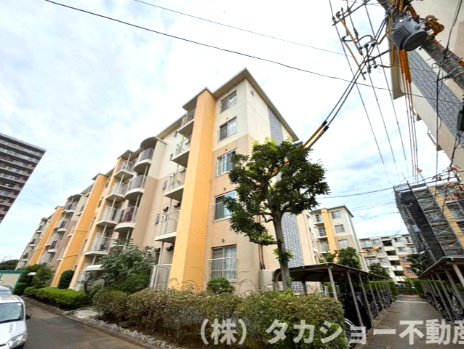 東建ニューハイツ検見川　4号棟の外観