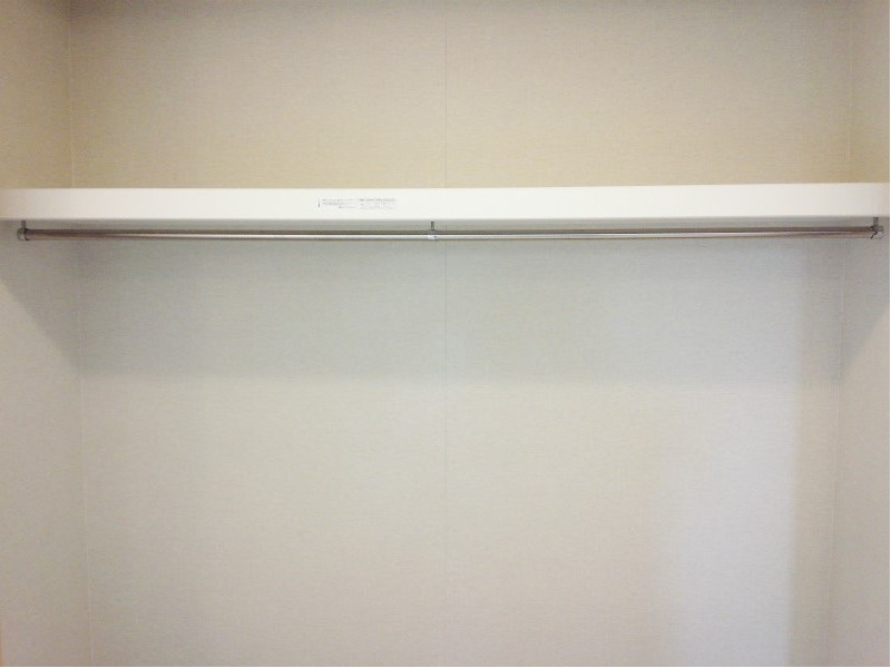 収納(同形状・同仕様写真)　全洋室収納付き。さらに2階には2帖の納戸完備！ご家族分のお洋服やオフシーズンのお布団なども収納できる広さです。