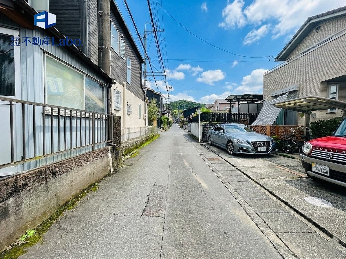 ハートフルタウン　葵区羽鳥6丁目1406番　全1棟　の前面道路含む現地写真