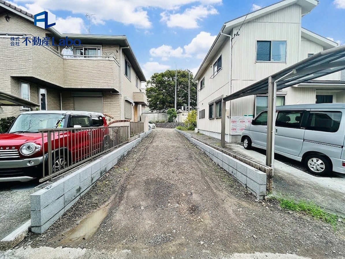 ハートフルタウン　葵区羽鳥6丁目1406番　全1棟　の前面道路含む現地写真