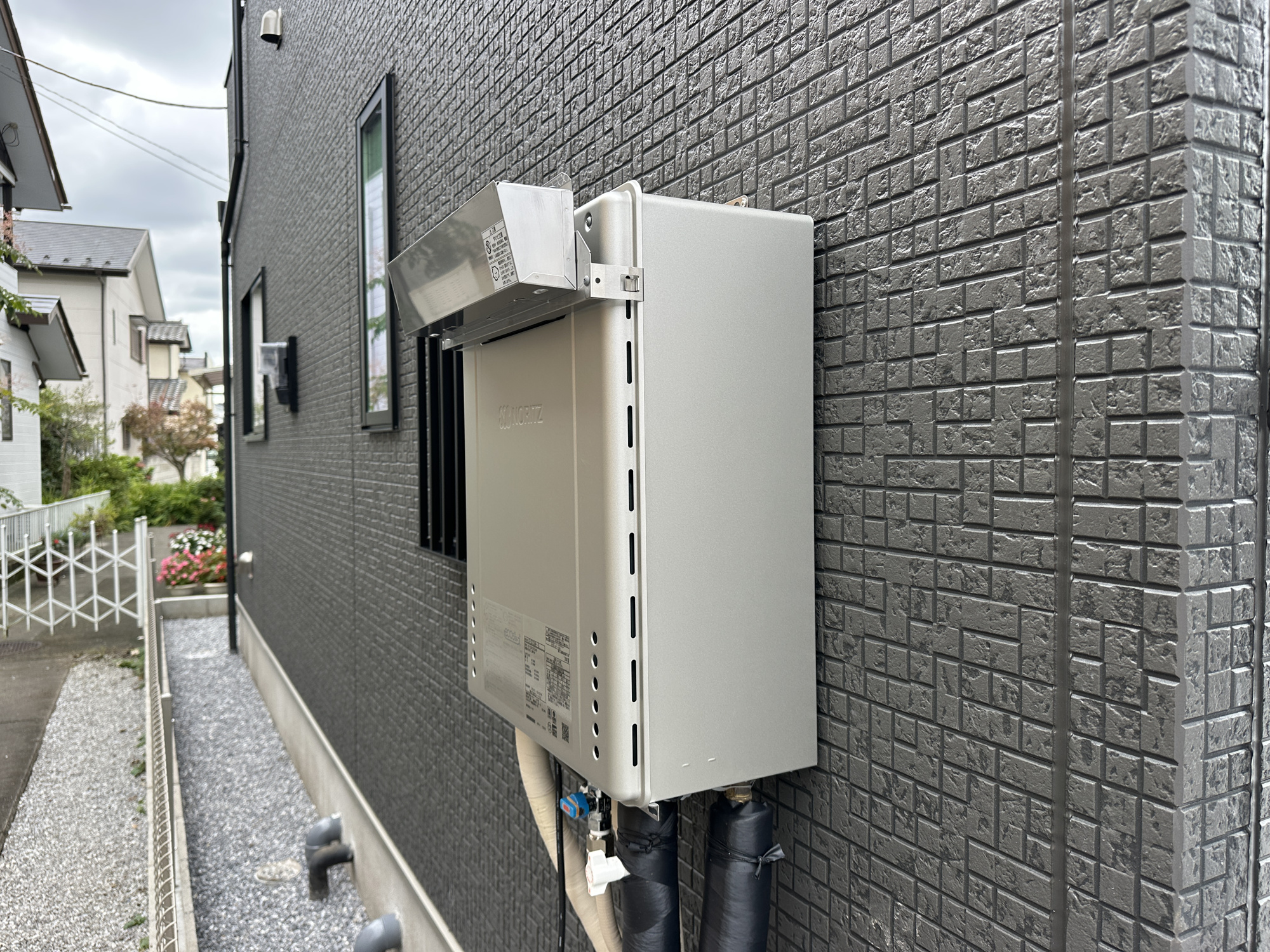 宇都宮市松原２丁目　新築住宅全１棟の発電・温水設備|月々のガス代が優しい高効率給湯器♪