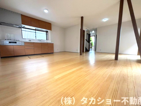 市原市松ヶ島一丁目　中古戸建の居間・リビング