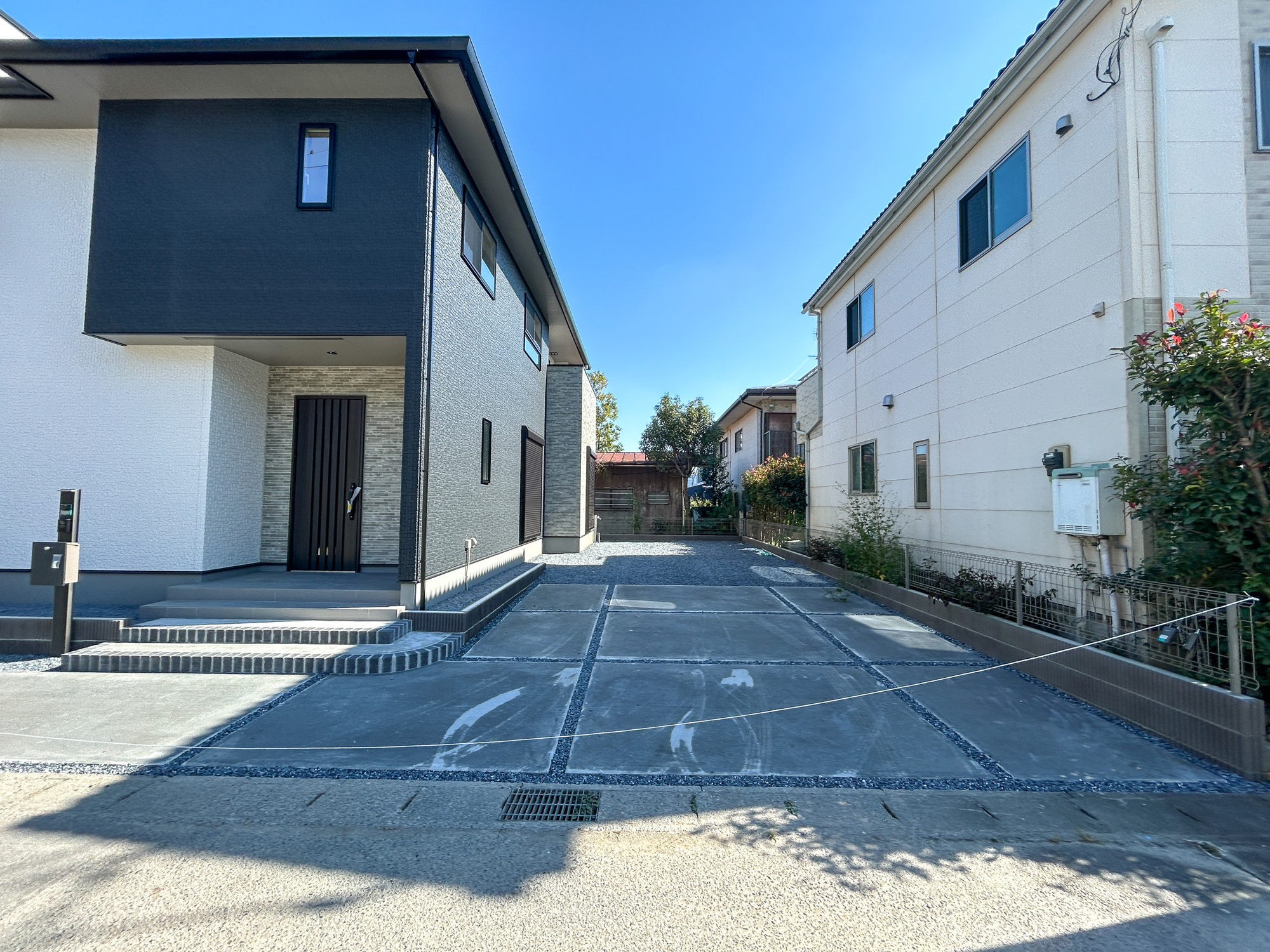 前橋市元総社町第3期　新築住宅全1棟の駐車場|車庫土間施工済みです(^^♪