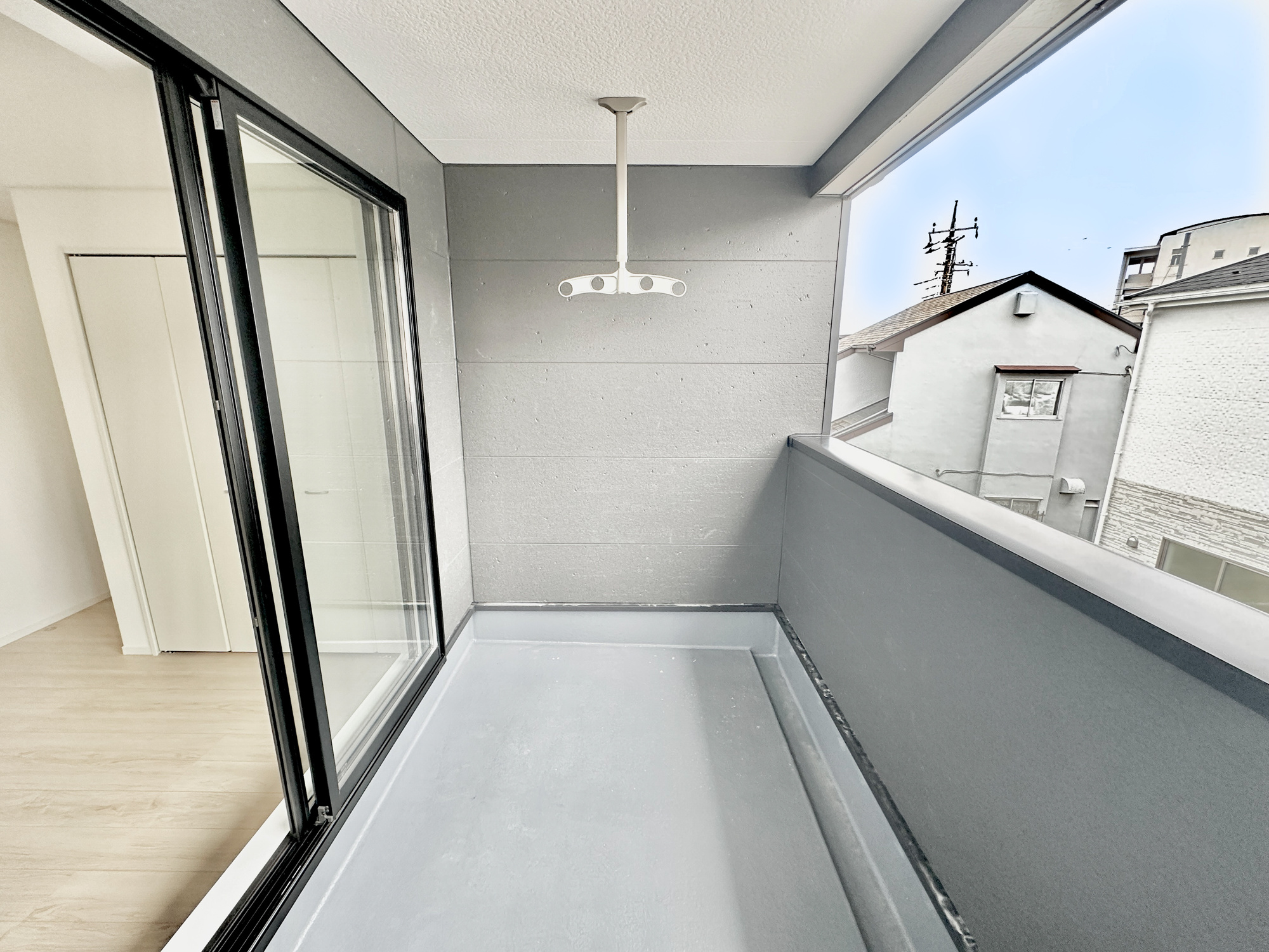宇都宮市野沢町第６　新築住宅全２棟のバルコニー|インナーバルコニーなので急な雨でも安心♪広々としたバルコニーで日々の洗濯物はもちろん、布団などの大物もたくさん干していただけます♪
