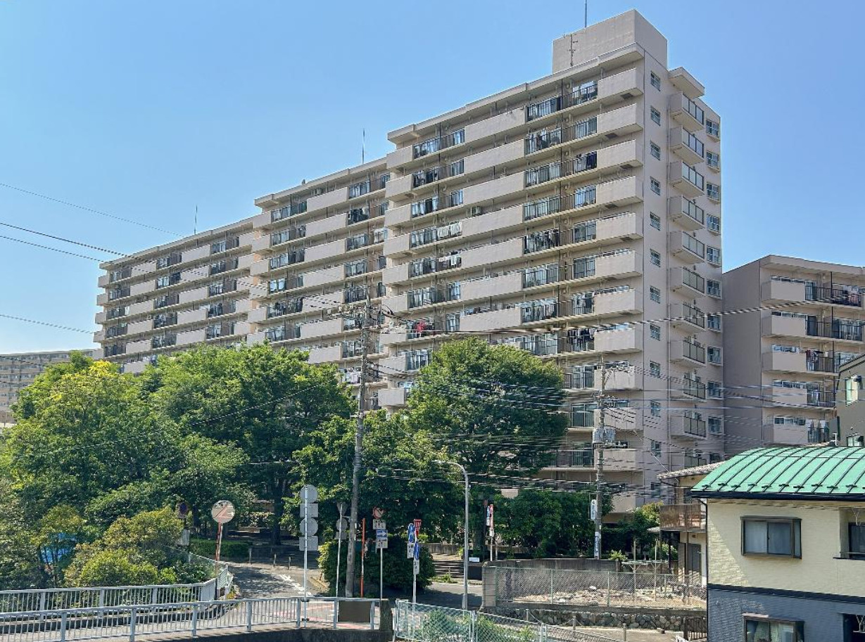 横浜鶴ヶ峰ビューハイツの外観